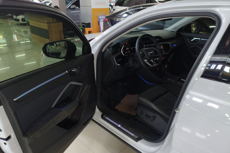 奥迪Q3 Sportback 2023款 40 TFSI 时尚型中控内饰20