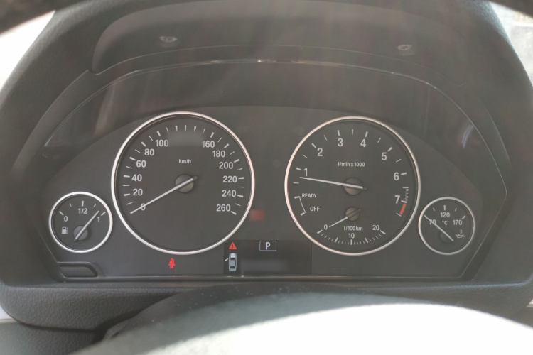 宝马3系 2016款 316i 时尚型局部细节14