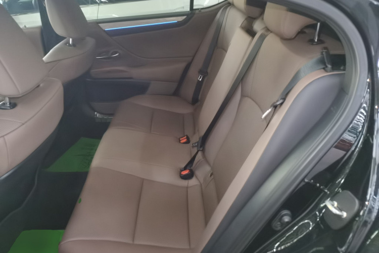 雷克萨斯ES 2025款 200 臻享版中控内饰7004