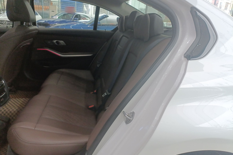 宝马3系 2025款 330Li M运动曜夜套装中控内饰21