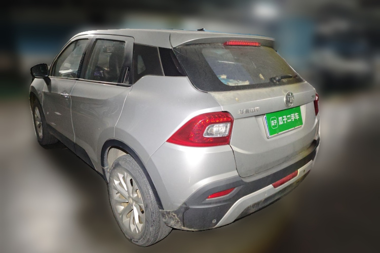 中华V3 2015款 1.5L 手动舒适型车身外观5