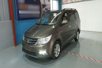 宝骏730 2014款 1.5L 手动豪华导航ESP版 7座