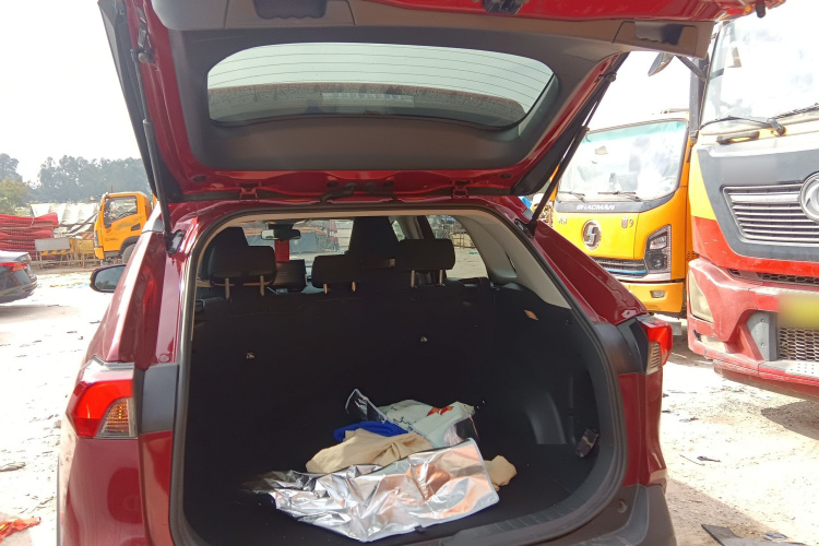 丰田 RAV4荣放 2020款 2.0L CVT两驱风尚版机舱底盘23