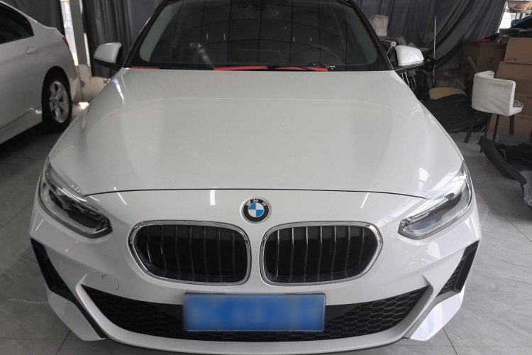 宝马1系 2022款 120i M运动版车身外观6001