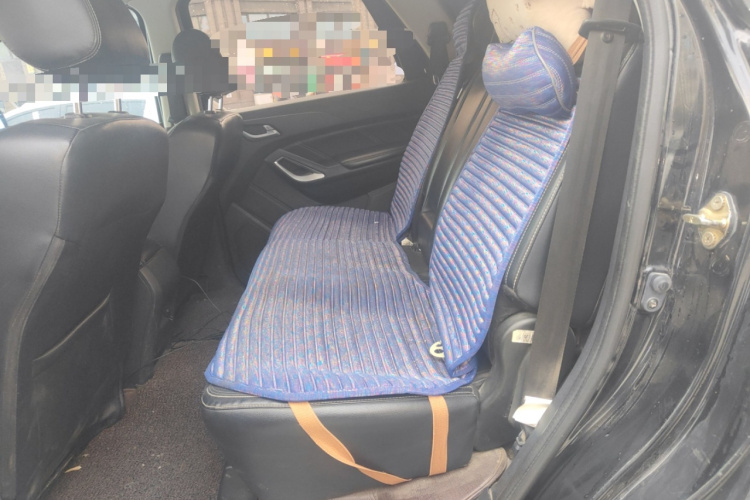 江铃 驭胜S350 2016款 2.0T 自动四驱汽油豪华版5座中控内饰21