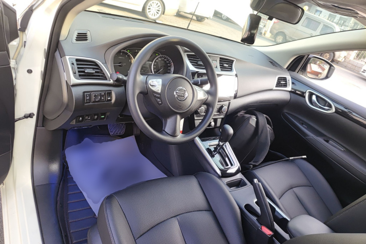 日产 轩逸 2022款 经典 1.6XL CVT豪华版中控内饰7002