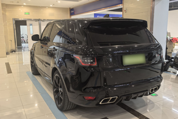 路虎 揽胜运动版 2021款 3.0 L6 耀黑版车身外观6003