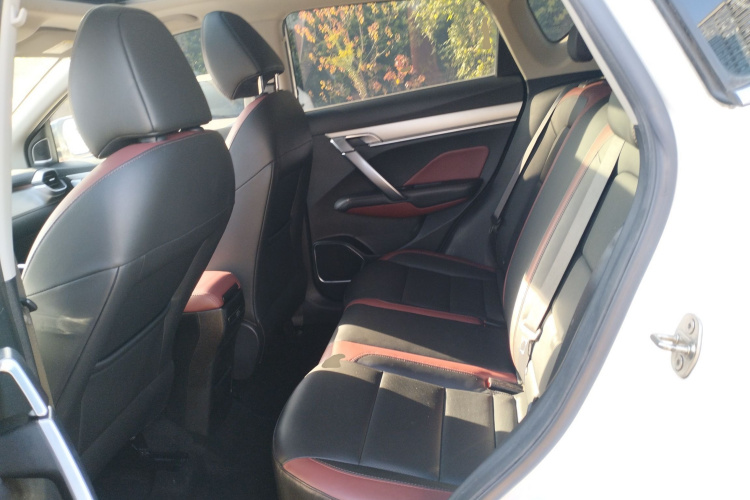 吉利汽车 缤越 2021款 1.4T DCT钻石版中控内饰21