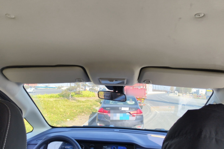 BAW北汽制造 锐胜王牌M7 2025款 2.0L 手动长轴舒适型 6/7座中控内饰22