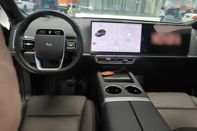 理想汽车 理想L8 2023款 Air中控内饰12