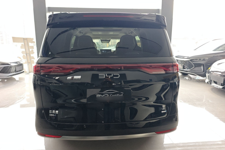 比亚迪 夏 2025款 DM-i 1.5T 180km 卓越型车身外观6