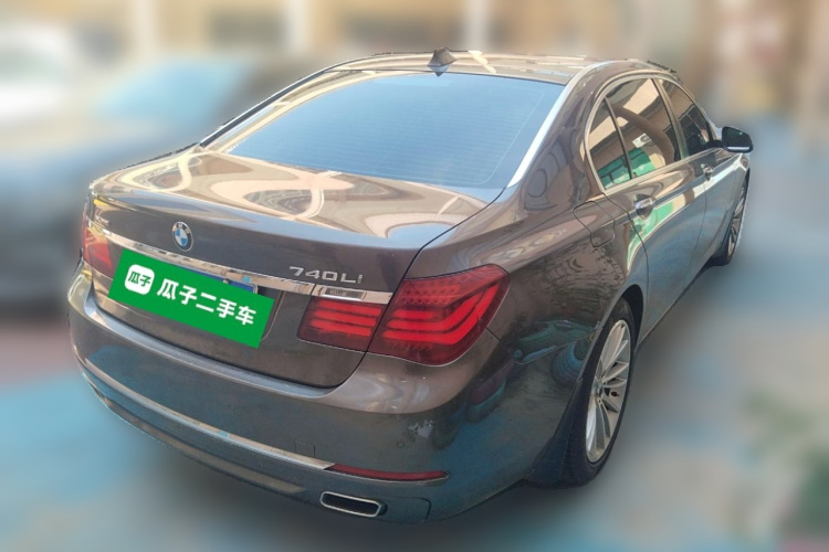 宝马7系 2014款 730Li 臻享型车身外观6005