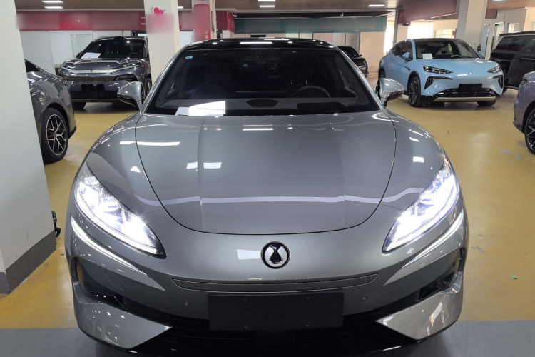 腾势Z9GT 2024款 1100四驱Ultra版车身外观2