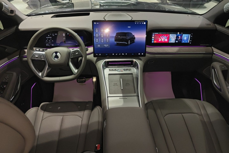 腾势N9 2025款 旗舰型中控内饰7002