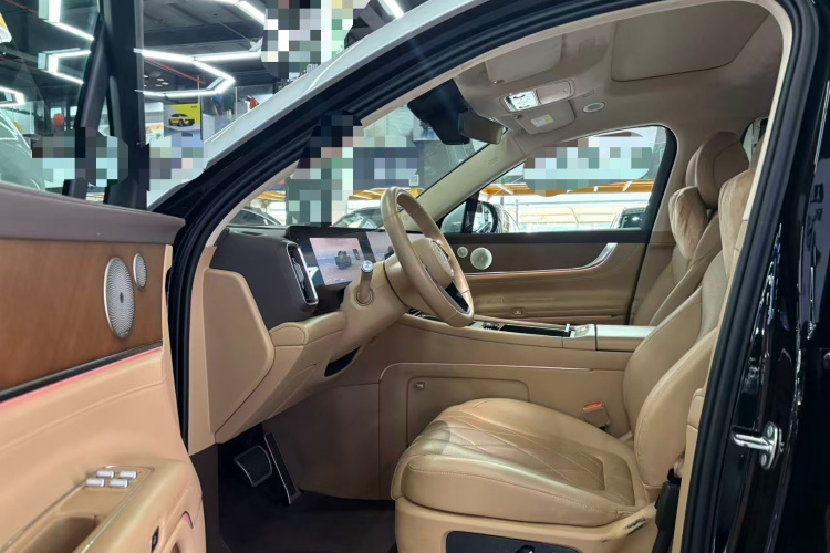 鸿蒙智行 问界M9 2024款 增程 Ultra版 52kWh 5座版中控内饰7002