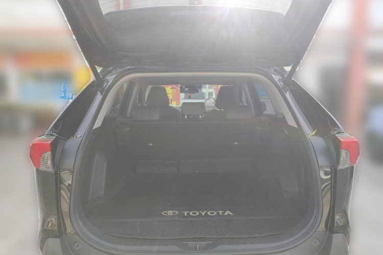 丰田 RAV4荣放 2021款 双擎 2.5L E-CVT四驱精英PLUS版中控内饰23