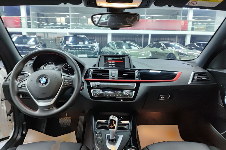 宝马2系(进口) 2019款 225i 敞篷轿跑车 运动设计套装中控内饰7002