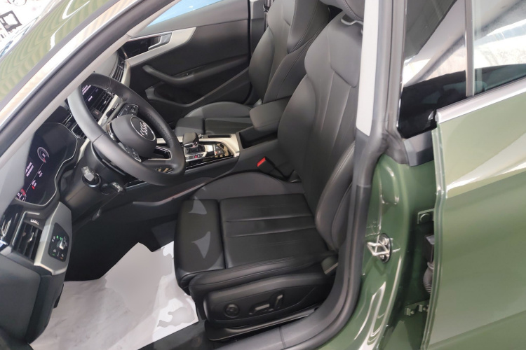 奥迪A5 2024款 Sportback 40 TFSI 时尚动感型中控内饰19