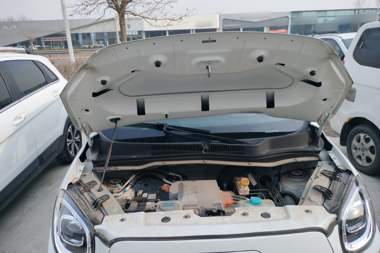 零跑汽车 零跑T03 2021款 400舒享版机舱底盘24