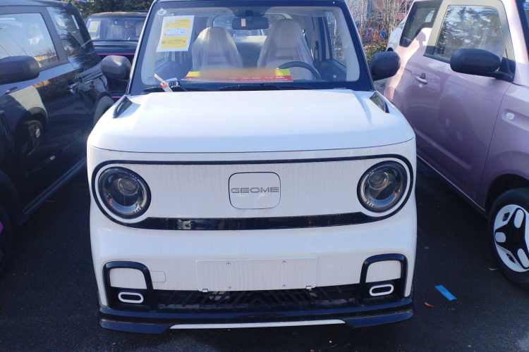 吉利银河 2025款 210km 熊猫卡丁车身外观2