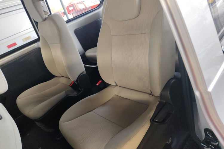 五菱汽车 五菱宏光V 2022款 1.5L劲享版电动助力LAR中控内饰7001