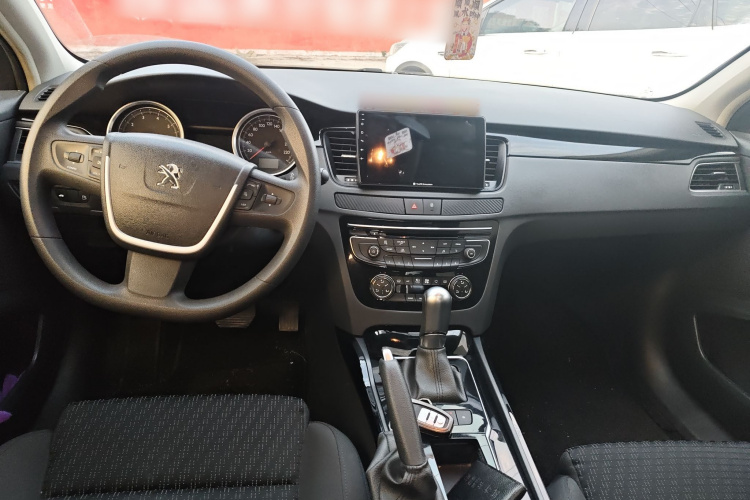 标致508 2013款 2.0L 两周年纪念 自动天窗经典版中控内饰12