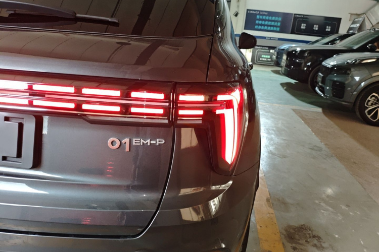 领克01 EM-P 2023款 1.5TD EM-P PM车身外观6006