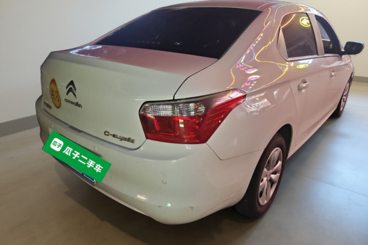 雪铁龙 爱丽舍 2016款 1.6L 手动时尚型车身外观7