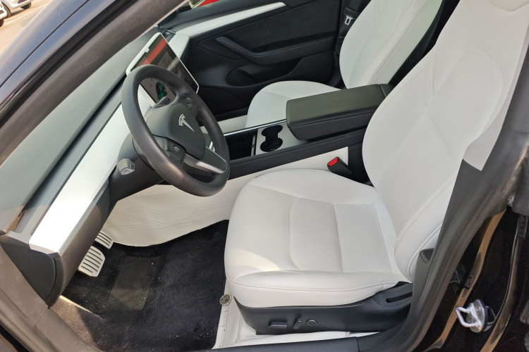 特斯拉 Model 3 2020款 Performance高性能全轮驱动版中控内饰19