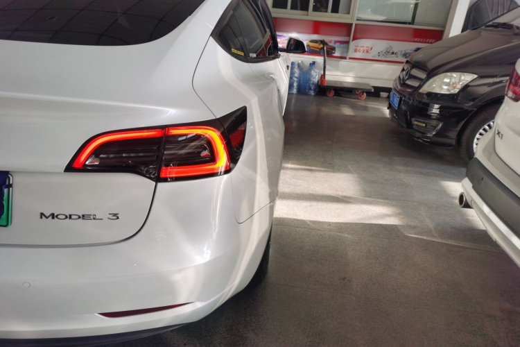 特斯拉 Model 3 2021款 改款 标准续航后驱升级版 3D1车身外观9