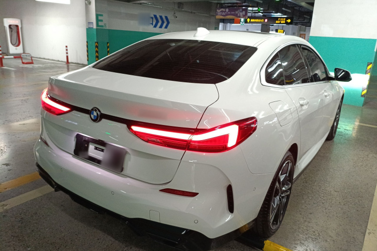 宝马2系(进口) 2023款 225i 四门轿跑车 M运动套装车身外观7