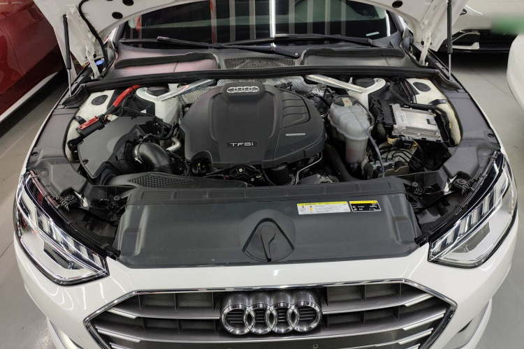奥迪A4L 2020款 40 TFSI 时尚致雅型机舱底盘24