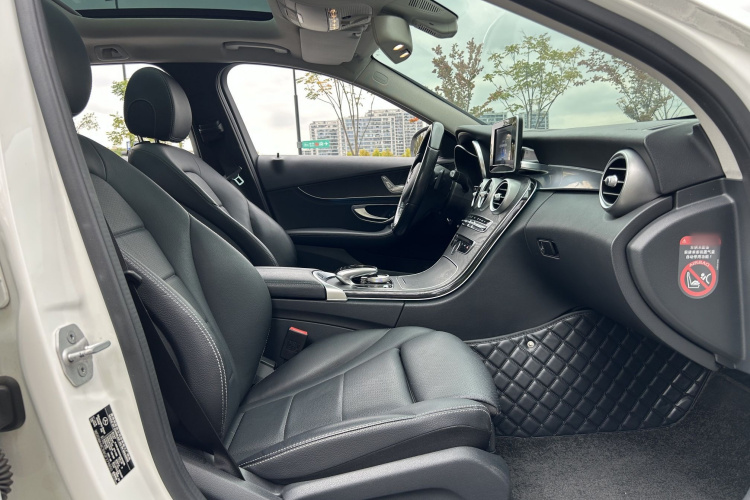 奔驰C级(进口) 2015款 C 200 旅行轿车中控内饰7001