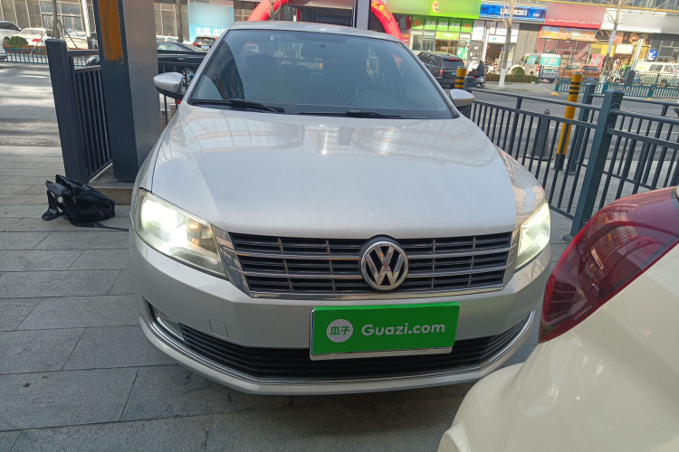 大众 朗逸 2013款 改款经典 1.6L 自动舒适版车身外观2