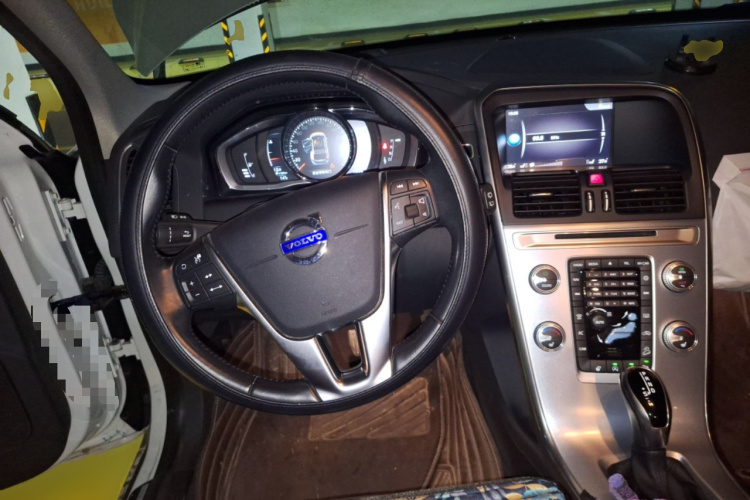 沃尔沃XC60 2017款 T5 AWD 智远升级版中控内饰13