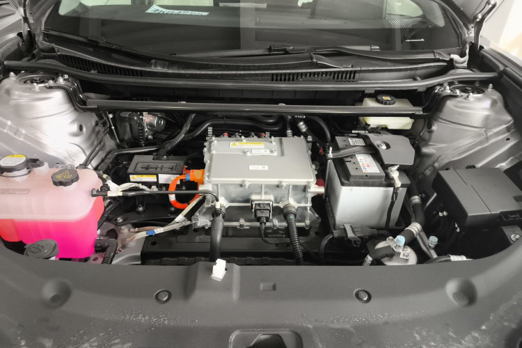 丰田bZ5 2025款 550 PRO智行版机舱底盘24