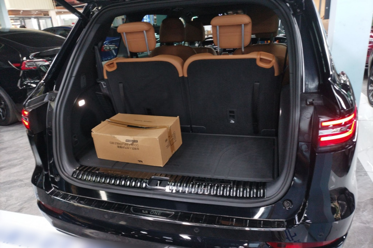 理想汽车 理想ONE 2021款 增程6座版机舱底盘23