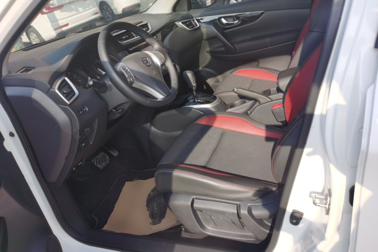 日产 逍客 2017款 2.0L CVT智享版 国VI中控内饰19