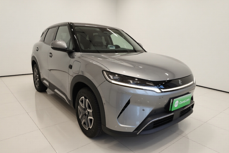 比亚迪 元UP 2025款 智驾版 401KM 活力版车身外观3