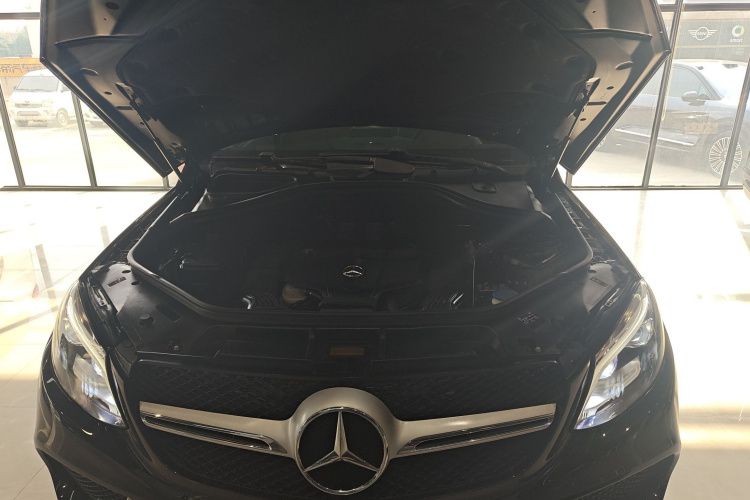 奔驰GLE轿跑 2015款 GLE 320 4MATIC 轿跑SUV机舱底盘24