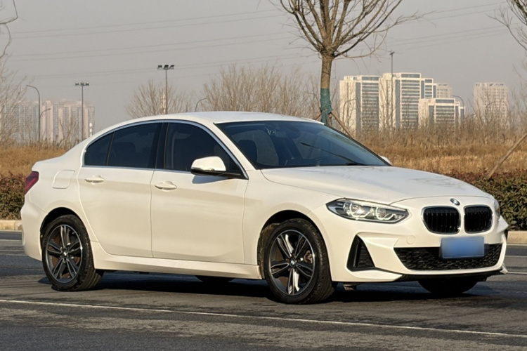 宝马1系 2021款 改款 120i M运动版车身外观6001