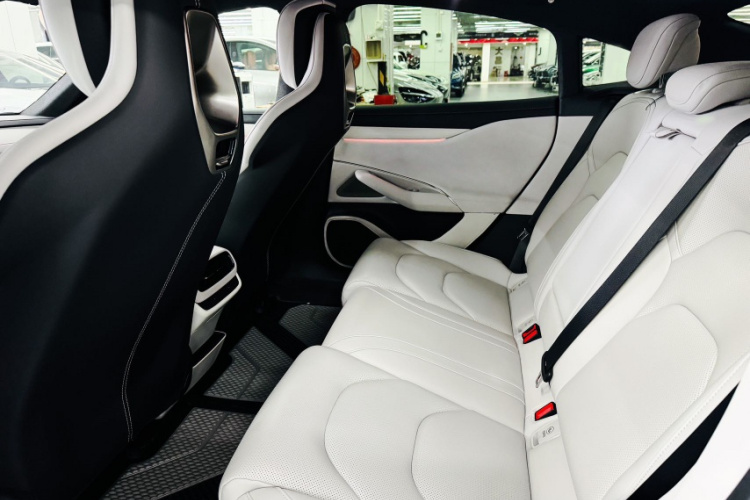 小米汽车 小米SU7 2024款 后驱超长续航高阶智驾Pro版中控内饰7009