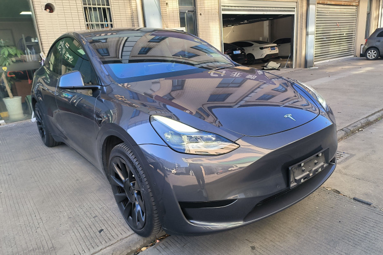 特斯拉 Model Y 2022款 改款 后轮驱动版车身外观3