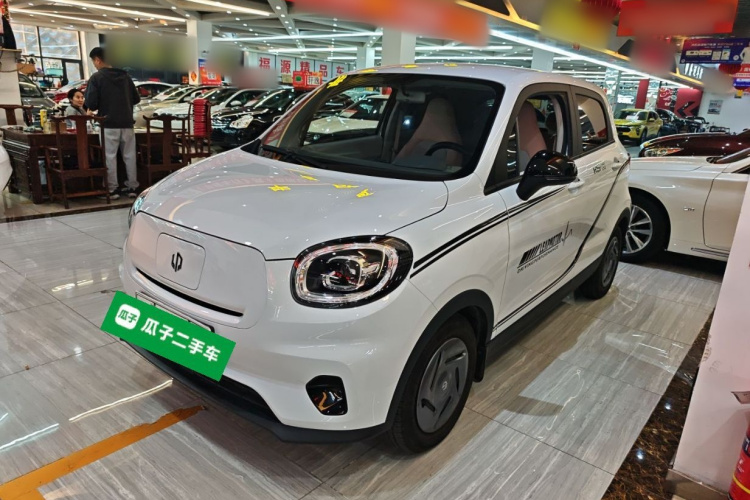 零跑汽车 零跑T03 2024款 200轻享版车身外观1