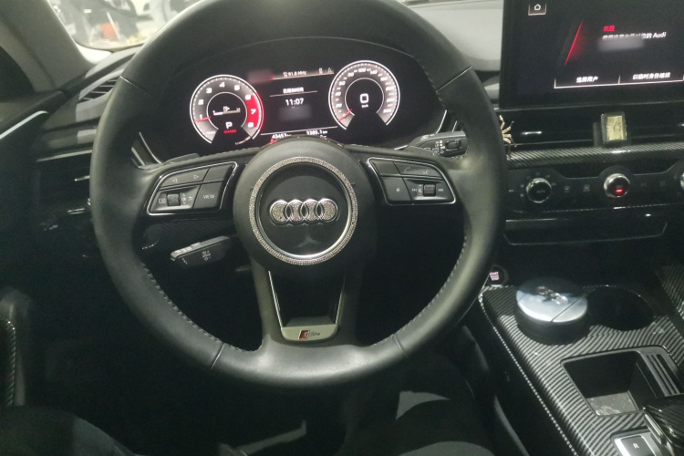 奥迪A4L 2020款 40 TFSI 时尚动感型中控内饰13