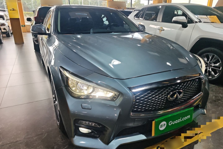 英菲尼迪Q50 2014款 2.0T 豪华运动版车身外观3