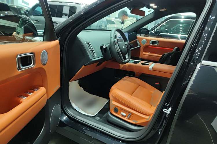 理想汽车 理想L6 2025款 Pro 智能焕新版中控内饰7003