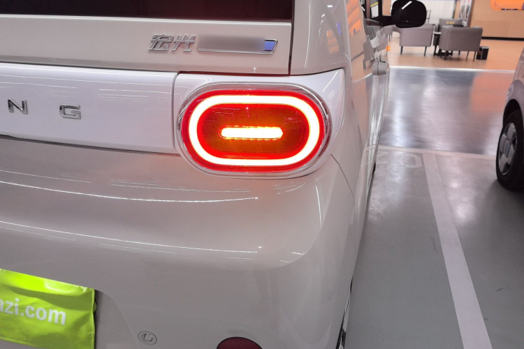 五菱汽车 宏光MINIEV 2024款 第三代 215km 进阶版车身外观6006