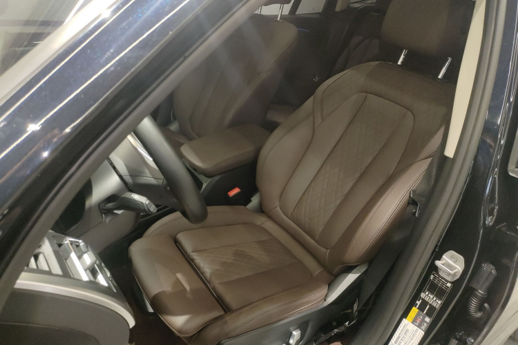 宝马iX3 2022款 改款 创领型局部细节19