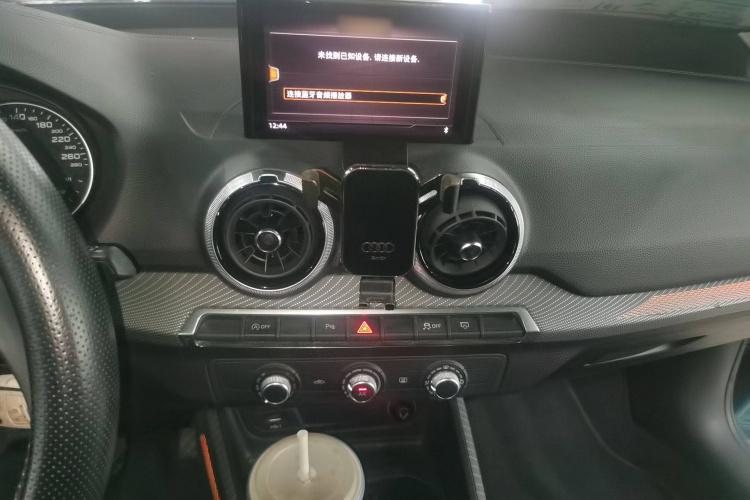 奥迪Q2L 2022款 35 TFSI 进取动感型局部细节16